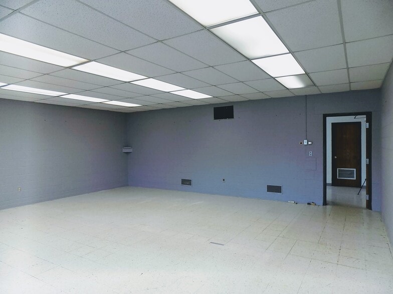 More Photos Of 804 S Purdum St, Kokomo Schools For Sale