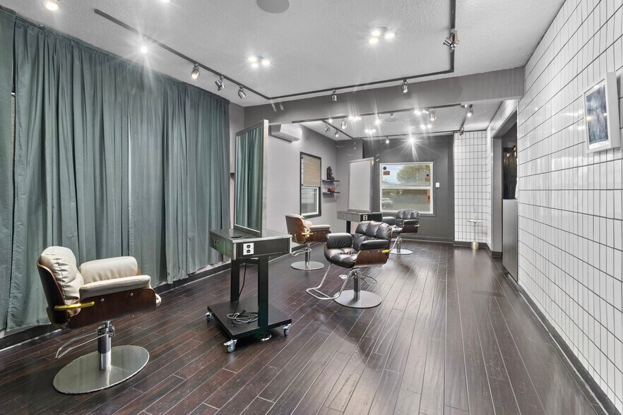 More Photos Of 5130 N Lombard St, Portland Freestanding For Sale
