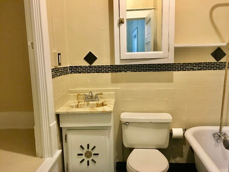 More Photos Of 204 W 15th St, Pueblo Apartments For Sale