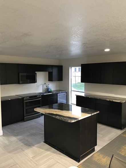 More Photos Of 2025 Jerry Murphy Rd, Pueblo Apartments For Sale