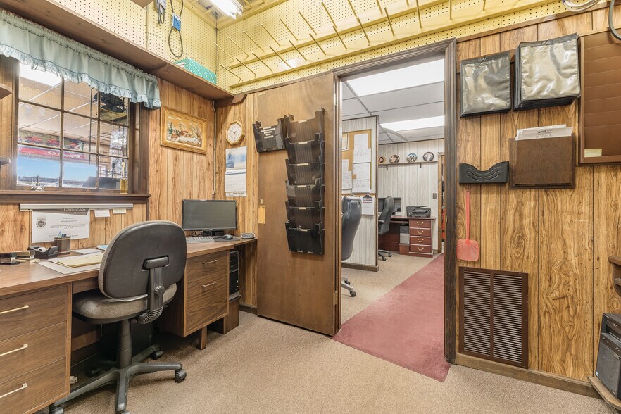 More Photos Of 5 Larison Ln, Ringoes Storefront Retail Office For Sale