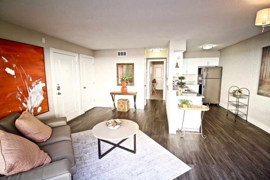 More Photos Of 4916 Grand Ave, Kansas City Apartments For Sale