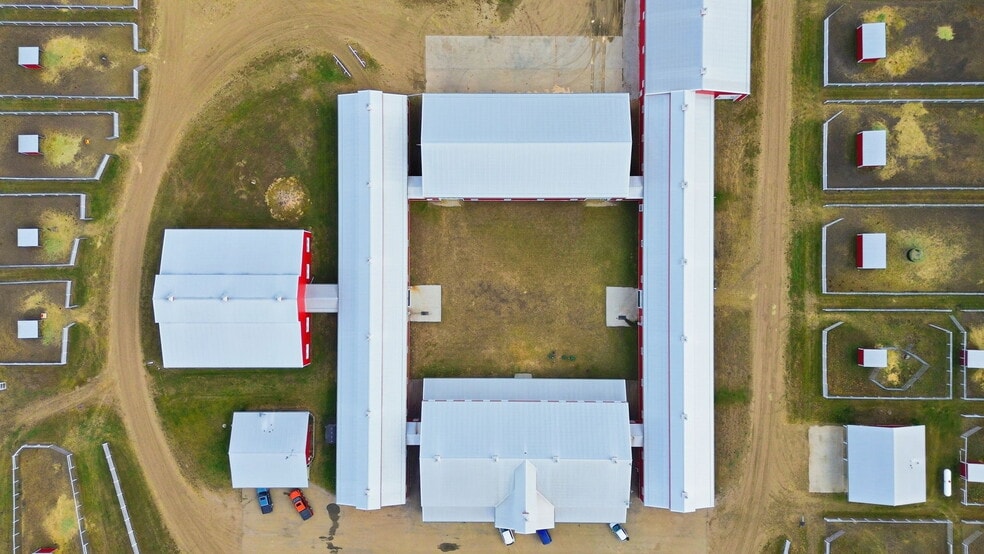 More Photos Of 58117 Range 211 Rd, Redwater Specialty For Sale