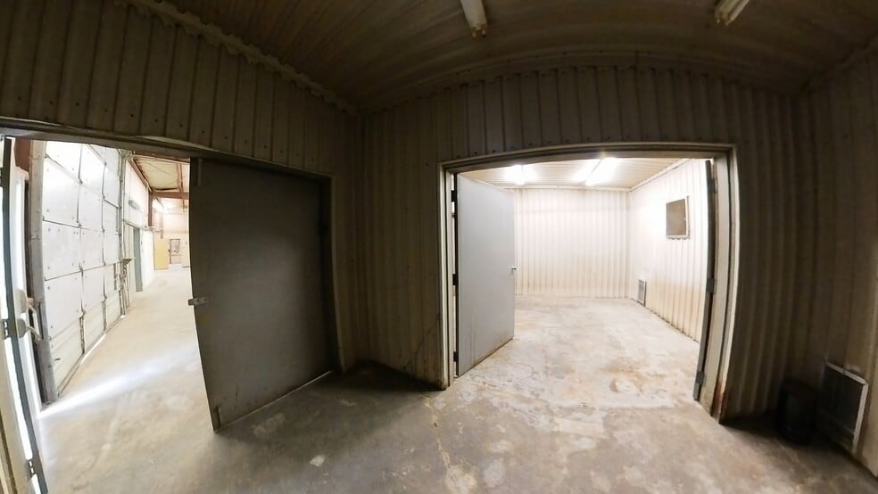 More Photos Of 14826 Yarberry St, Houston Warehouse For Sale