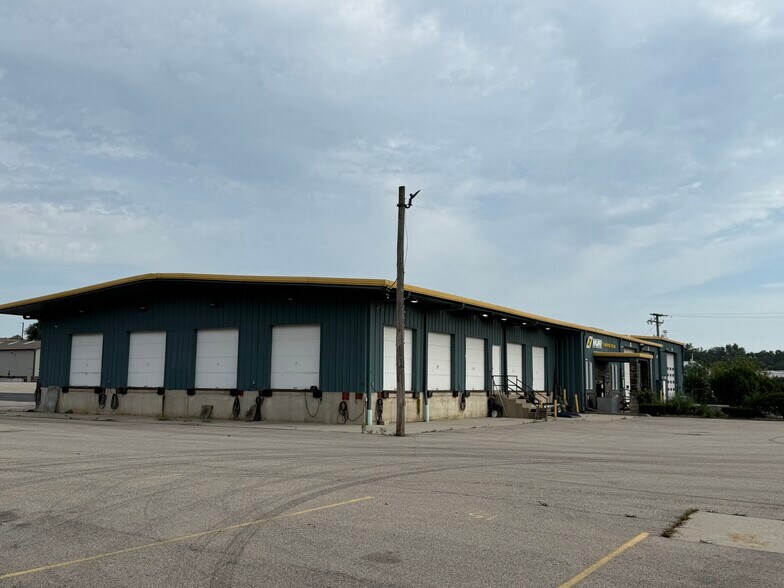 More Photos Of 7013 Sands Rd, Crystal Lake Truck Terminal For Lease