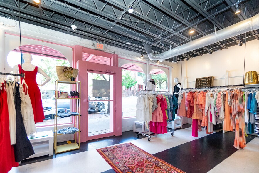 More Photos Of 225 W Clayton St, Athens Storefront For Lease