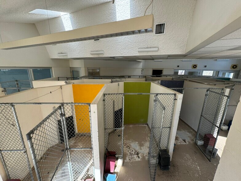 More Photos Of 10 Pethaven Ln, Augusta Veterinarian Kennel For Sale