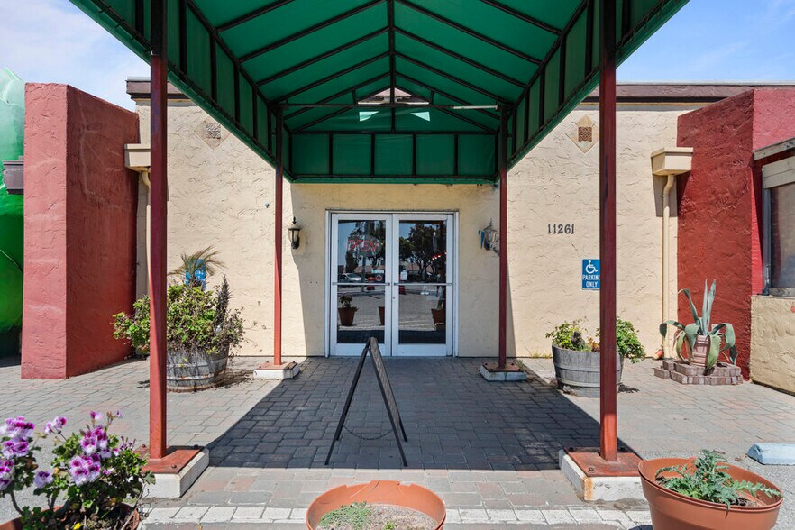 More Photos Of 11261 Merritt St, Castroville Shelter For Sale