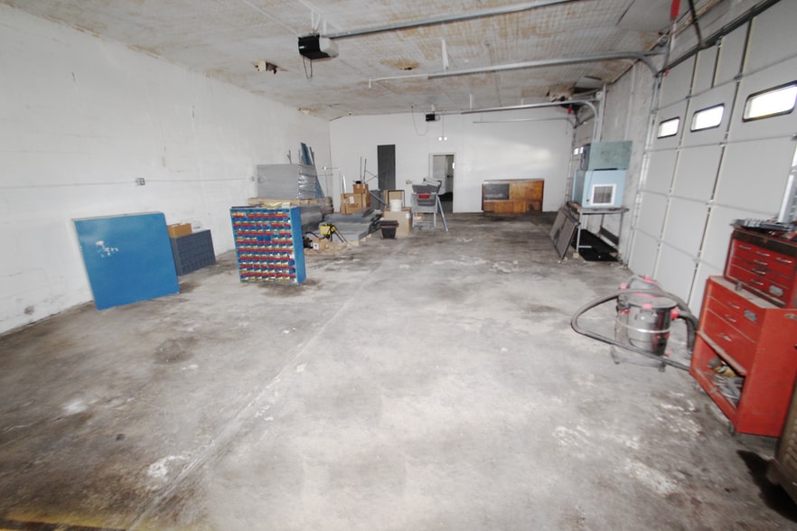 More Photos Of 19 N Main St, New London Warehouse For Sale