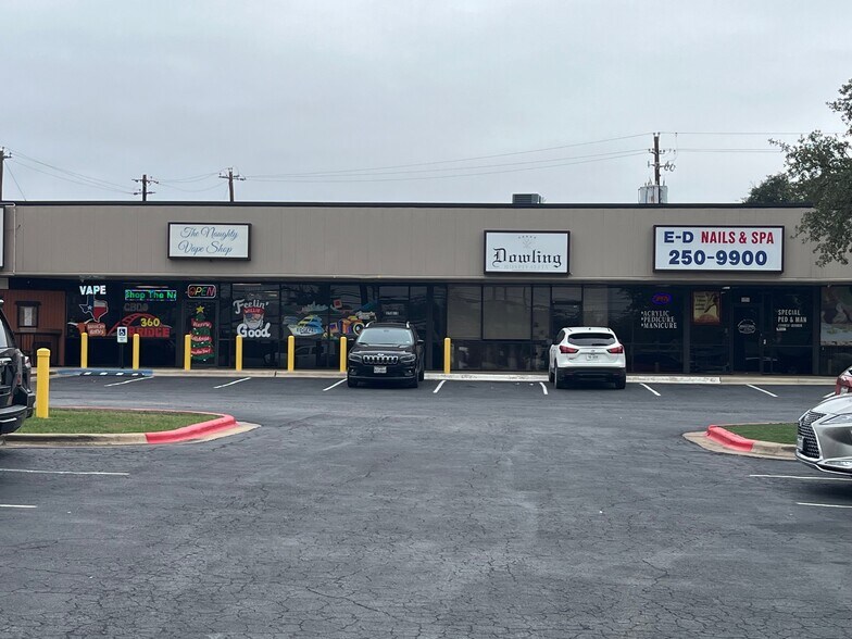 More Photos Of 13233 Pond Springs Rd, Austin Freestanding For Sale