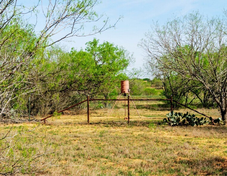 More Photos Of 1260 County Road 361, La Vernia Land For Sale