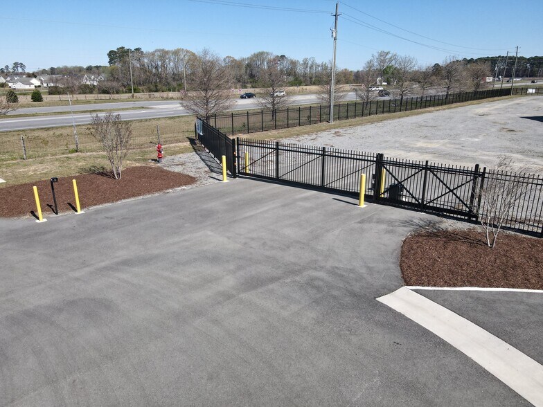 More Photos Of 2903 Storage Ln, Winterville Industrial For Sale