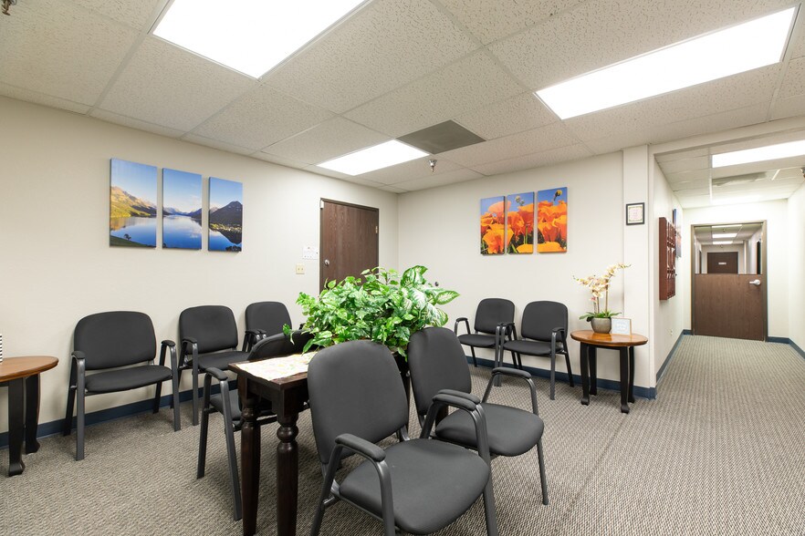 More Photos Of 43845 10th St, Lancaster Medical For Lease