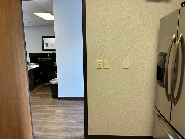 More Photos Of 1705 N Main St, Cleburne Auto Dealership For Sale