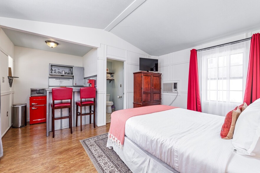 More Photos Of 20290 Playland Park, Christoval Hotel For Sale