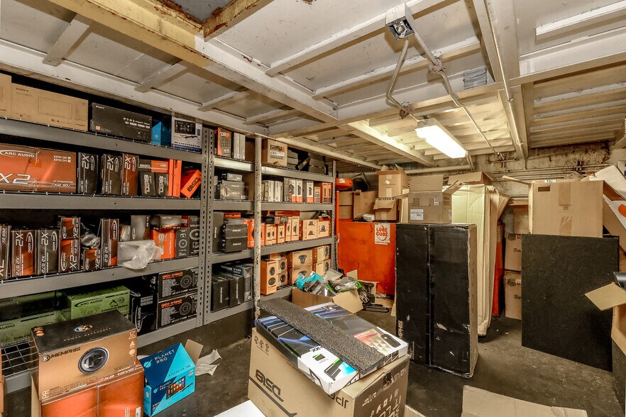 More Photos Of 6747 State Hwy 303 NE, Bremerton Auto Repair For Sale