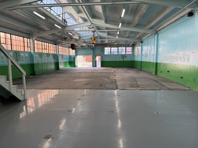 More Photos Of 1728 Maple Ave, Los Angeles Warehouse For Sale