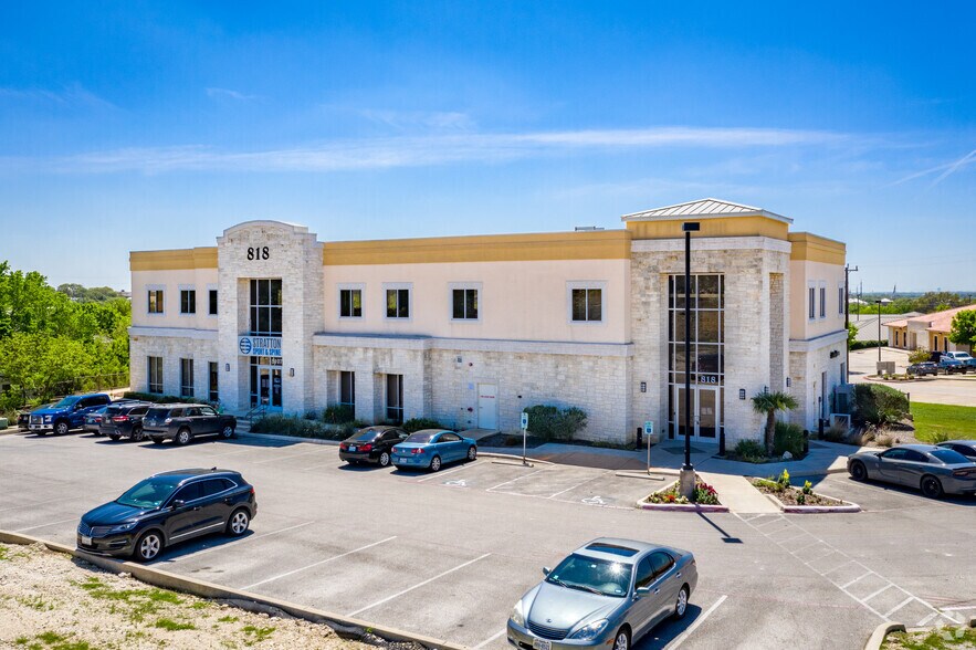 More Photos Of 818 Knights Cross Dr, San Antonio Medical For Lease