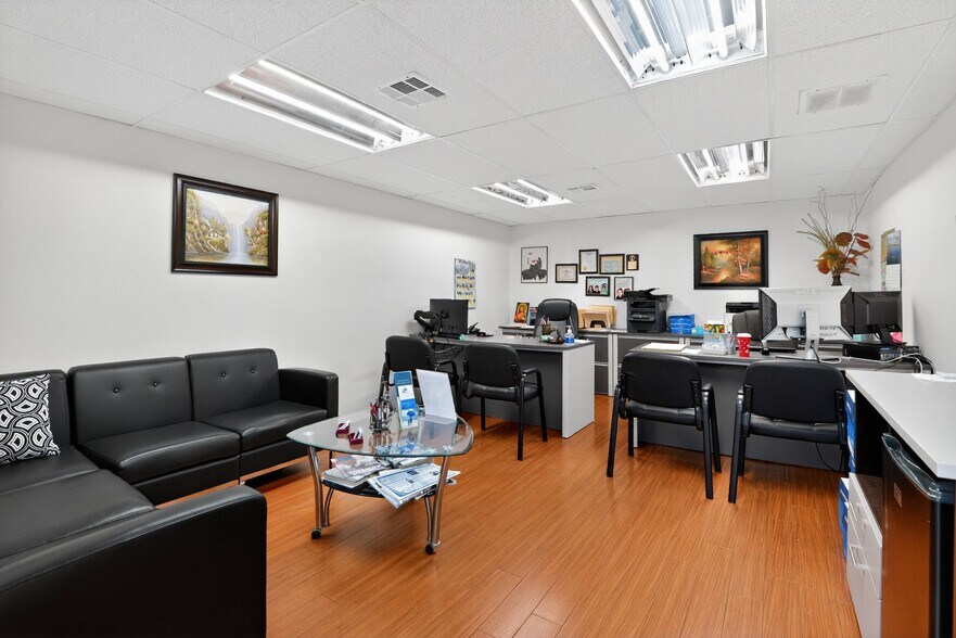 More Photos Of 815 S Central Ave, Glendale Office For Sale