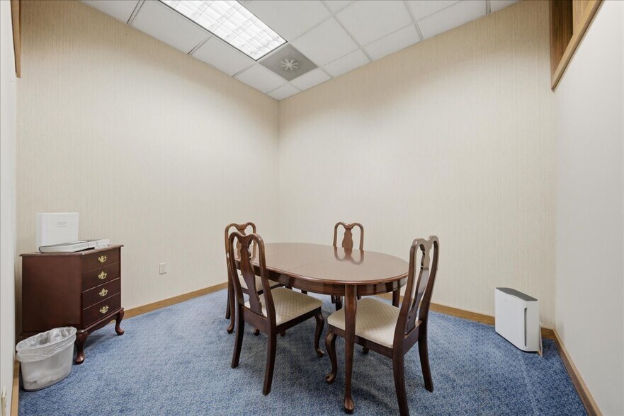 More Photos Of 700 University Ave, Sacramento Office For Lease