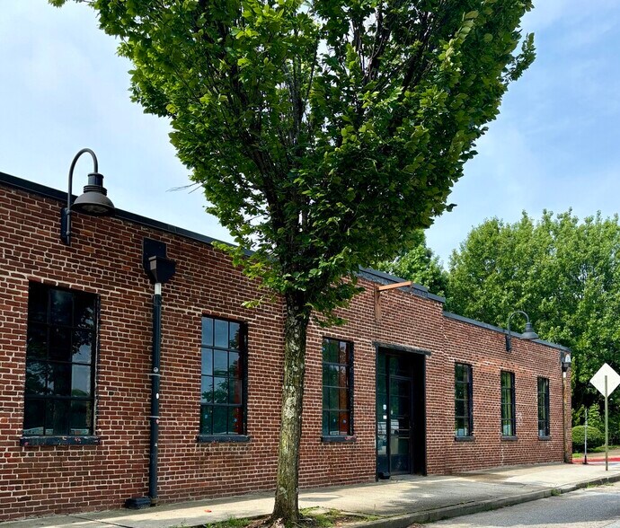 More Photos Of 655 Highland Ave NE, Atlanta Freestanding For Lease