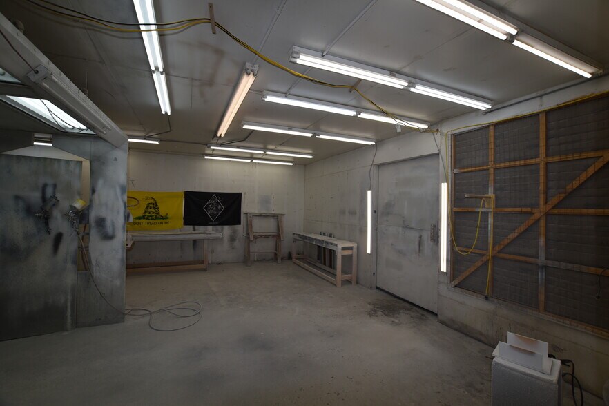 More Photos Of 4010 Calhoun Ave, Chattanooga Light Distribution For Sale