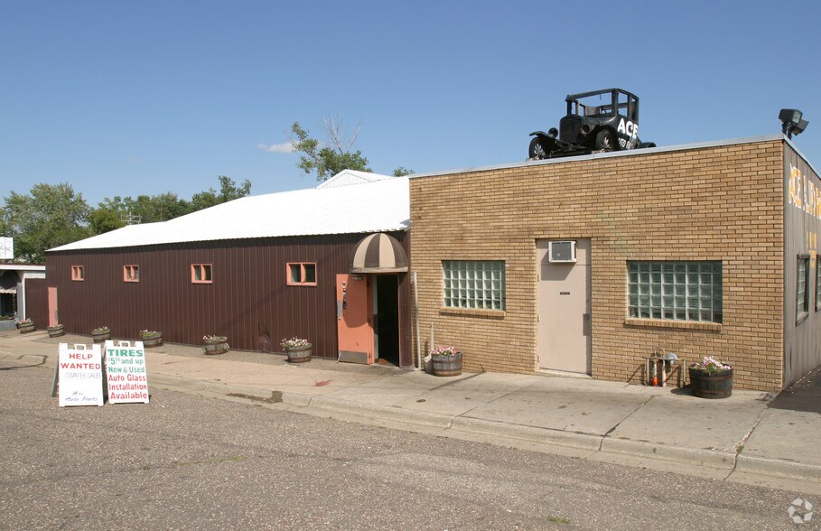 More Photos Of 754 Rice St, Saint Paul Warehouse For Sale