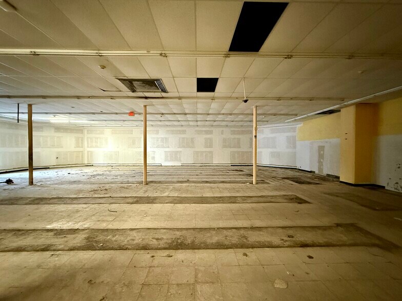 More Photos Of 421-427 Freeport St, New Kensington Freestanding For Sale