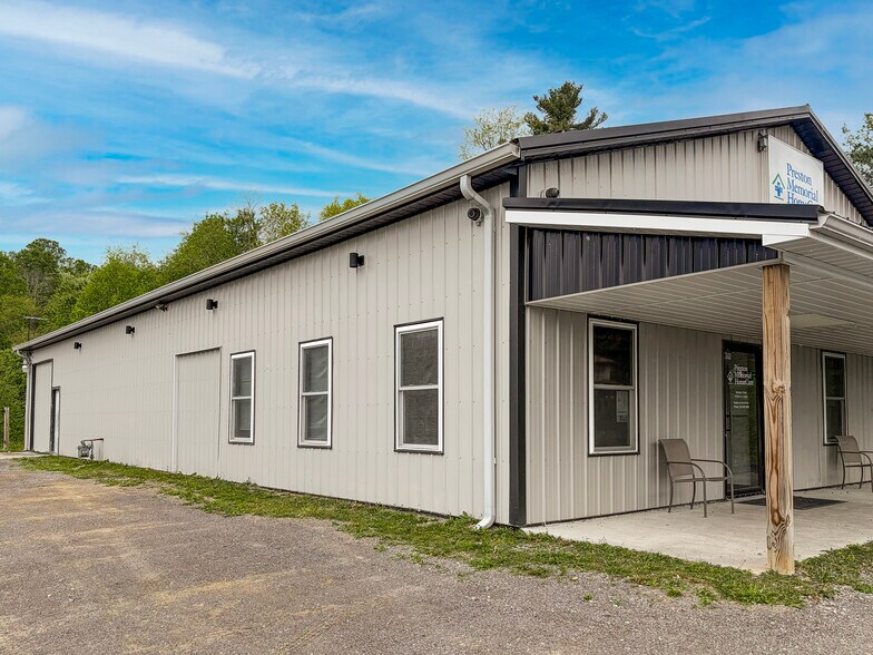 More Photos Of 419 Morgantown St, Kingwood Office For Sale