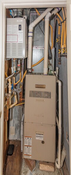 More Photos Of 2445 Lakeview Ave, Baltimore Apartments For Sale