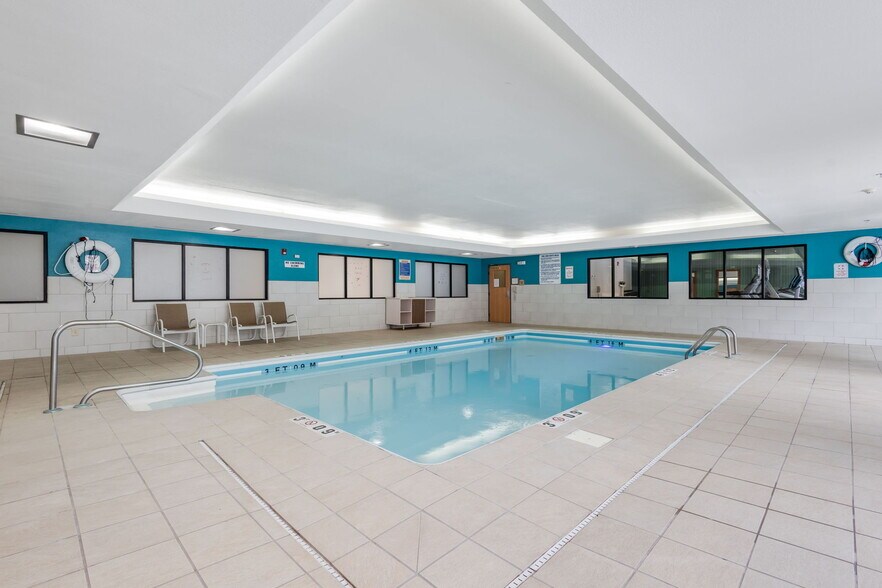 More Photos Of 3610 S Nappanee St, Elkhart Hotel For Sale