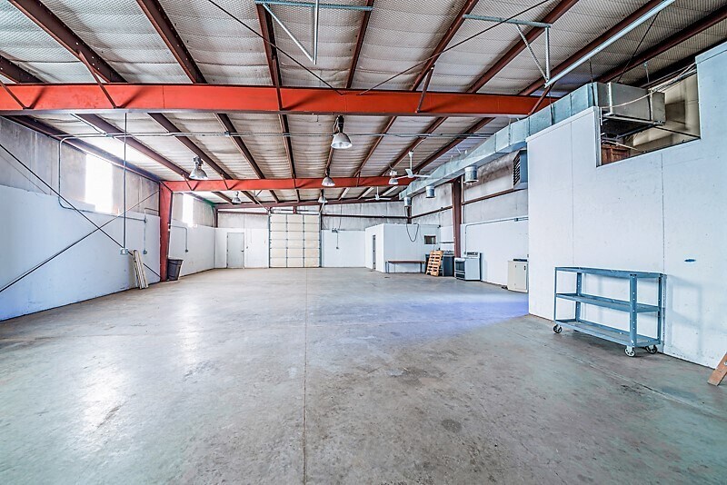 More Photos Of 730 E Eseco Rd, Cushing Warehouse For Sale