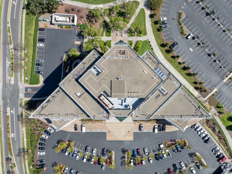 More Photos Of 303 Twin Dolphin Dr, Redwood City Office For Lease