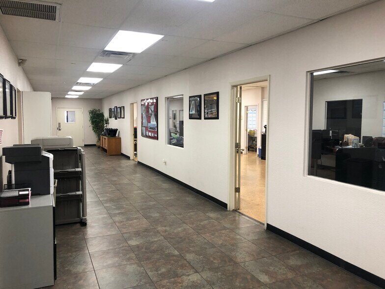 More Photos Of 439 S 3rd Ave, Avondale Manufacturing For Sale