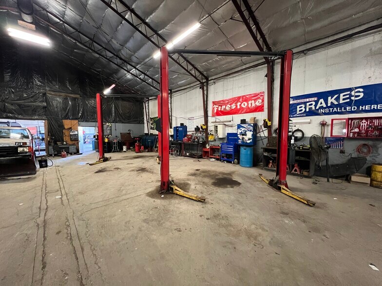 More Photos Of 410 E Chatham St, Metamora Industrial For Sale