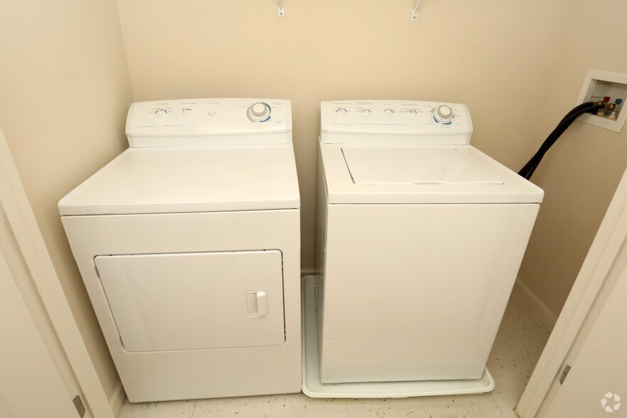 More Photos Of 10095 Washington Blvd, Laurel Apartments For Lease