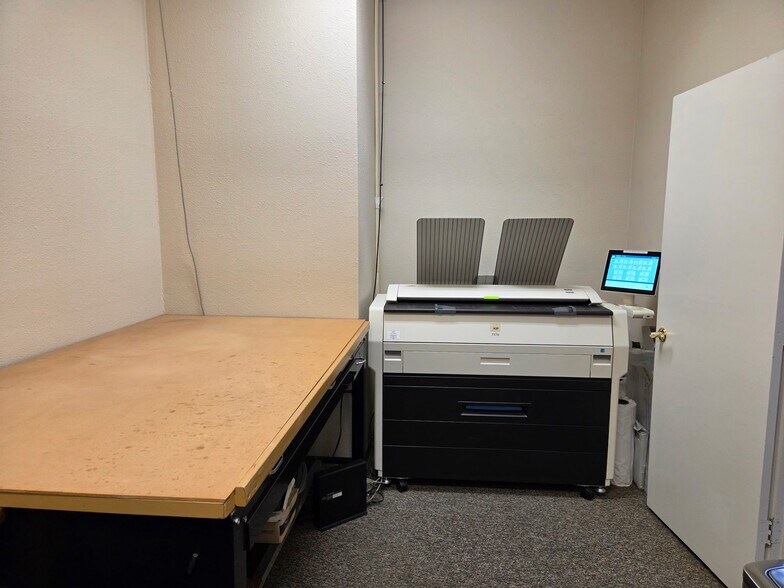 More Photos Of 676 E 1st Ave, Chico Office For Lease