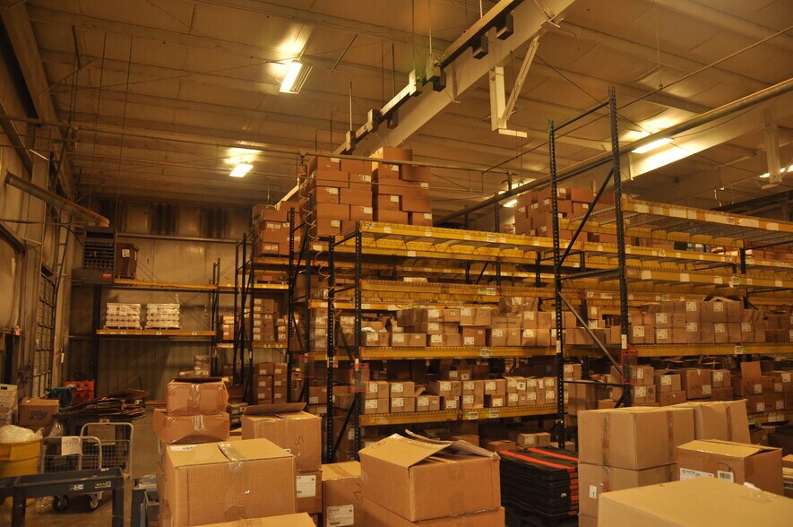 More Photos Of 917 Commerce Cir, Hanahan Warehouse For Lease