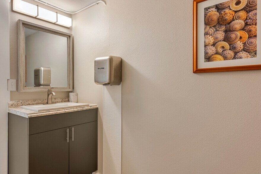 More Photos Of 8045 Birch Bay Dr, Blaine Office Residential For Sale