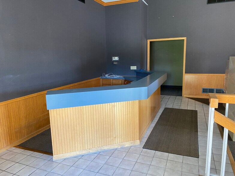 More Photos Of 2705 Happy Joe Dr, Bettendorf Office For Sale