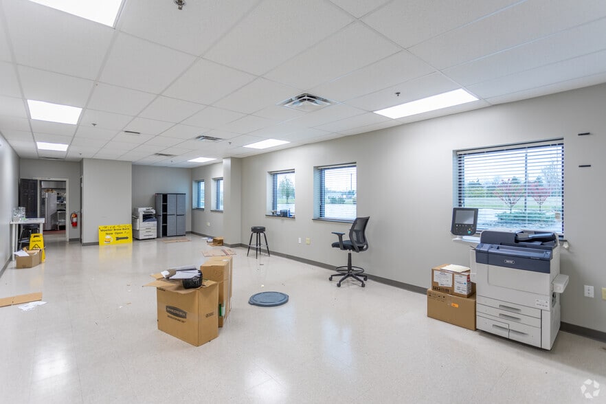 More Photos Of 6550 Hamilton Lebanon Rd, Monroe Warehouse For Sale
