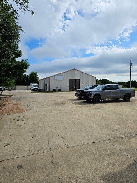 More Photos Of 1503 W Stan Schlueter Loop, Killeen Industrial For Lease