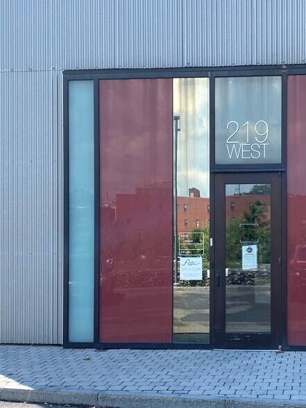 More Photos Of 219 S West St, Syracuse Office Residential For Lease