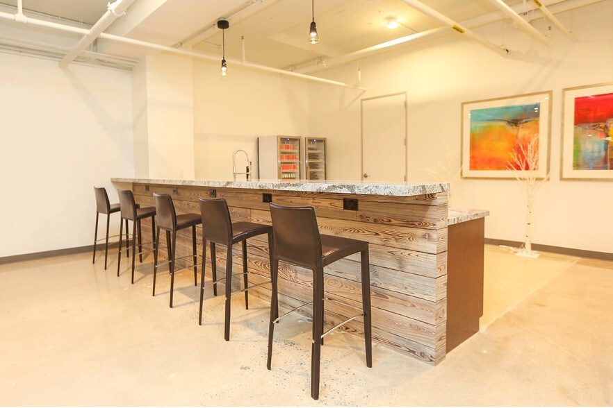 More Photos Of 1110 Vermont Ave NW, Washington Office For Lease