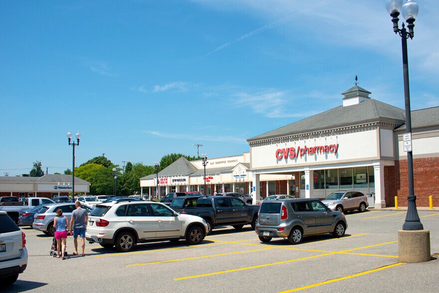Primary Photo Of 533-555 Main St, East Greenwich Unknown For Lease