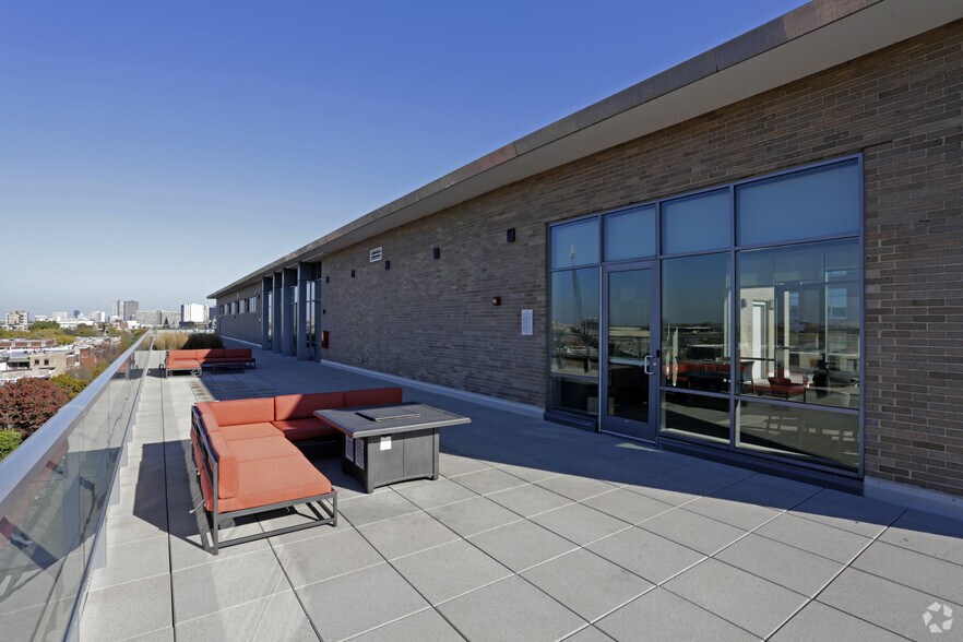 More Photos Of 558 W Webster Ave, Chicago Apartments For Lease