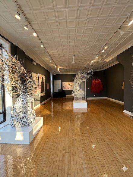 More Photos Of 1912 N Damen Ave, Chicago Storefront Retail Residential For Lease