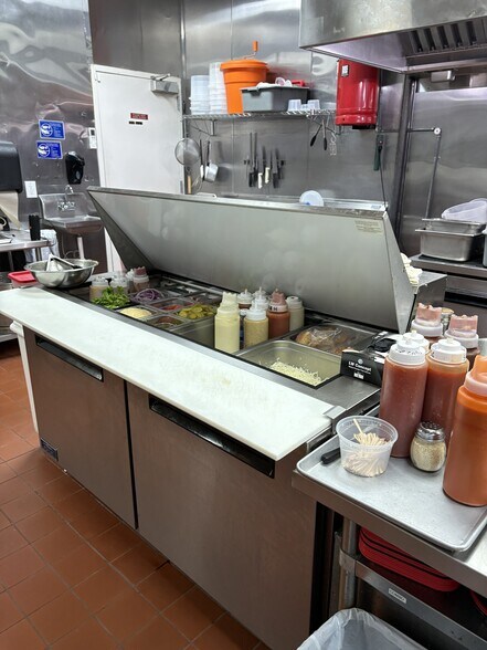 More Photos Of 1661 E Monte Vista Ave, Vacaville General Retail For Lease