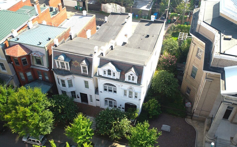 More Photos Of 1109-1111 W Franklin St, Richmond Storefront Retail Residential For Sale