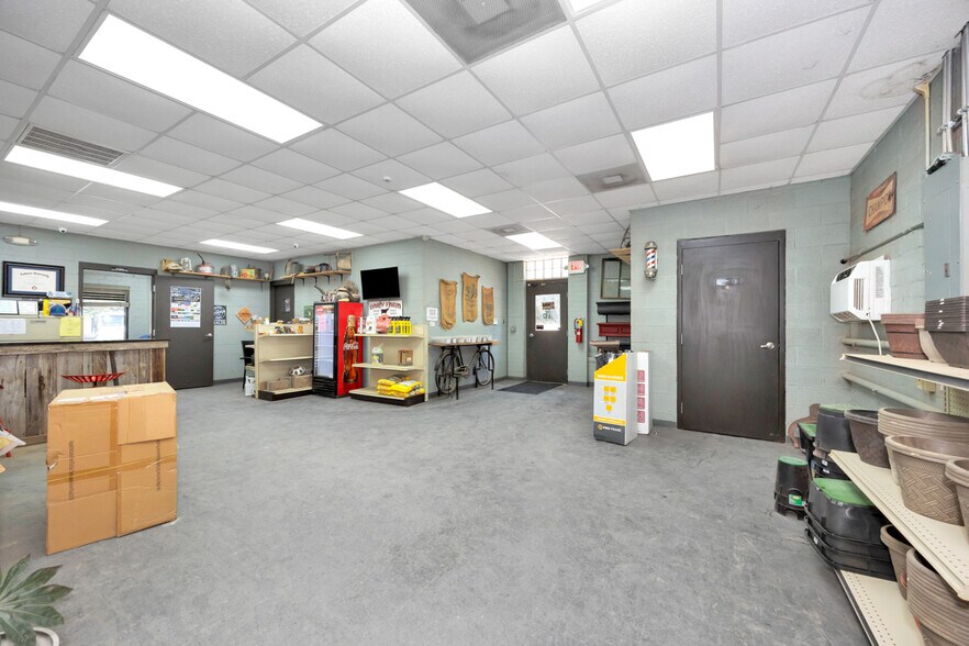 More Photos Of 363 Old Larkinsville Rd, Scottsboro Warehouse For Sale